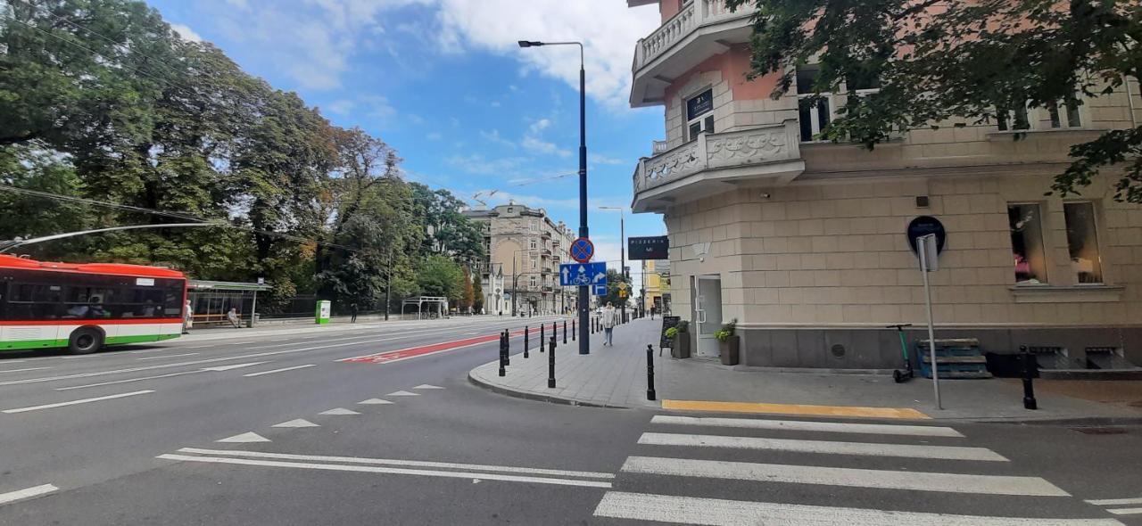 Mansarda Ogrod Saski Centrum Csk Zwirki I Wigury Люблин Екстериор снимка